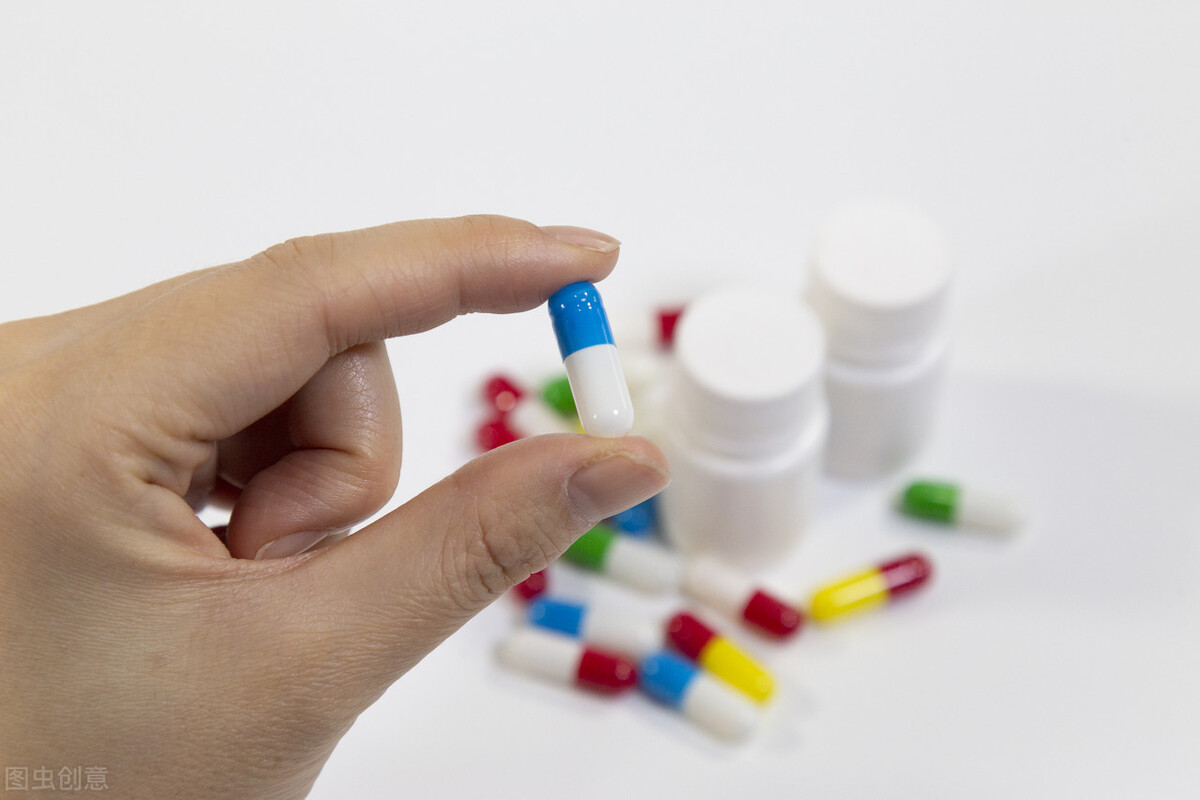 月经量少但持续10多天是什么原因,月经量少是什么原因吃什么调理好