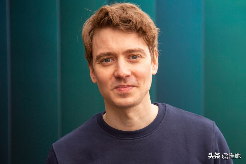 唐宁街10号亿万富豪，英国首相布莱尔儿子，靠高中毕业生发大财