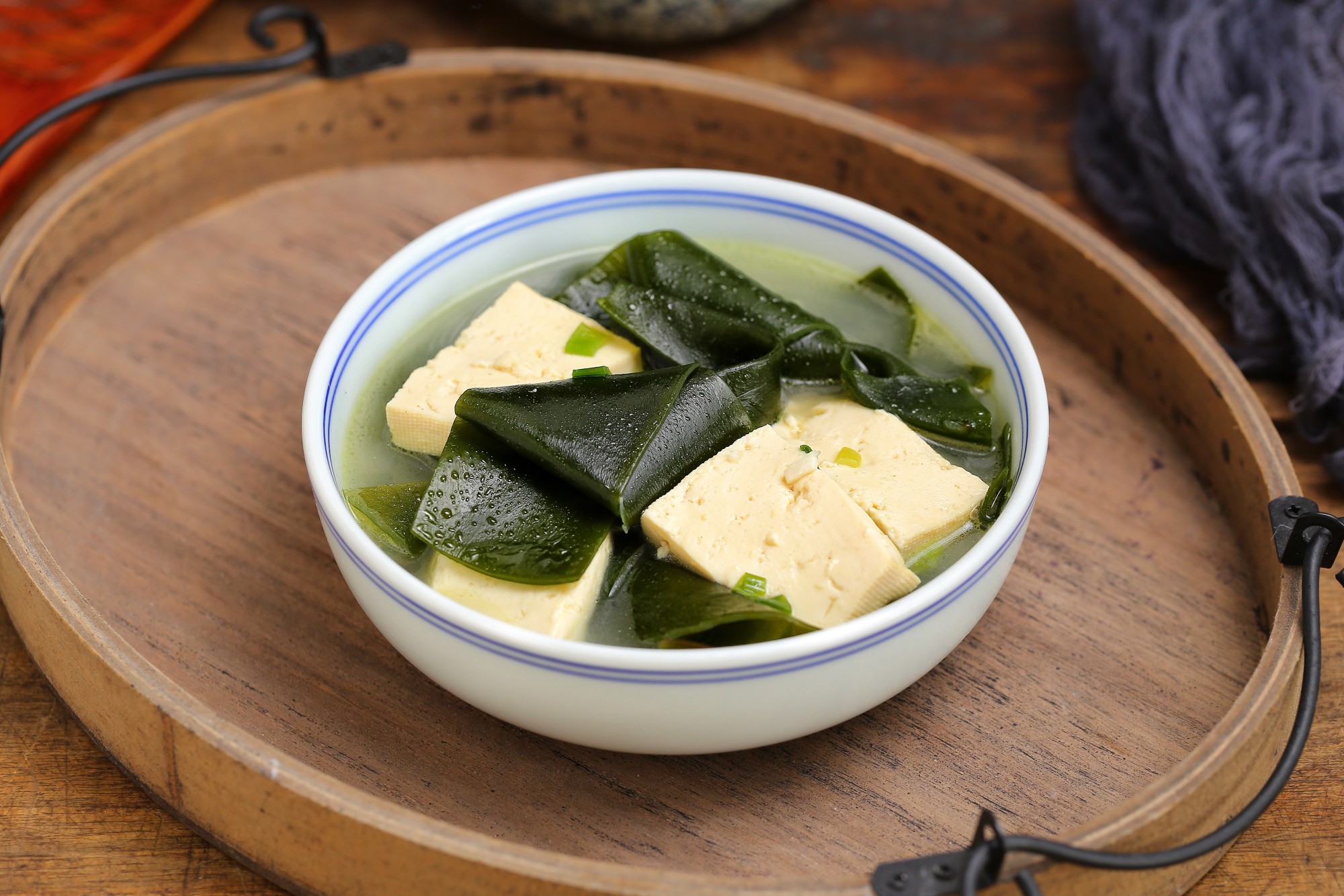 家常海带豆腐汤怎么做好喝,嫩豆腐海带汤的家常做法最好吃