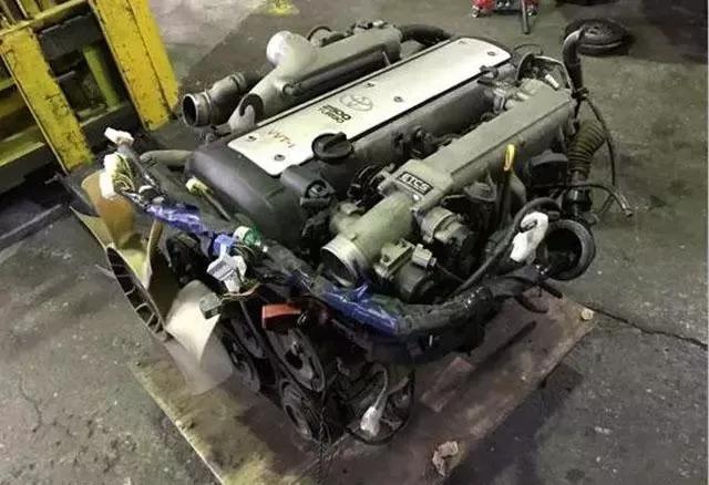 五菱厢式小货车自己改装房车,五菱小货车改造成房车