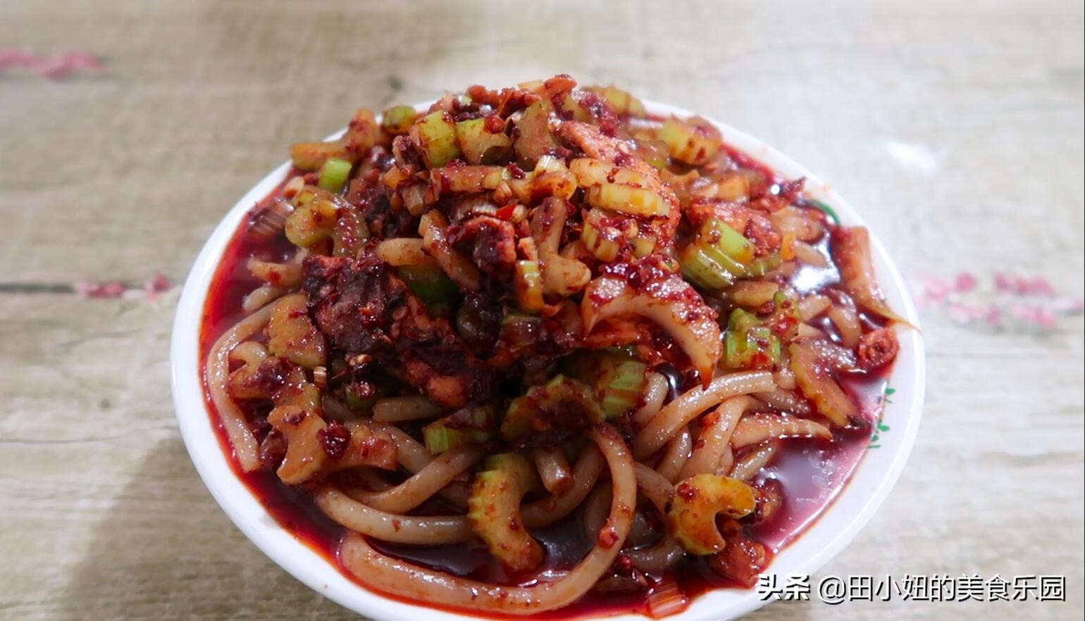 新疆妹子最喜欢吃的米粉,特别好吃的米粉店每周回家必吃