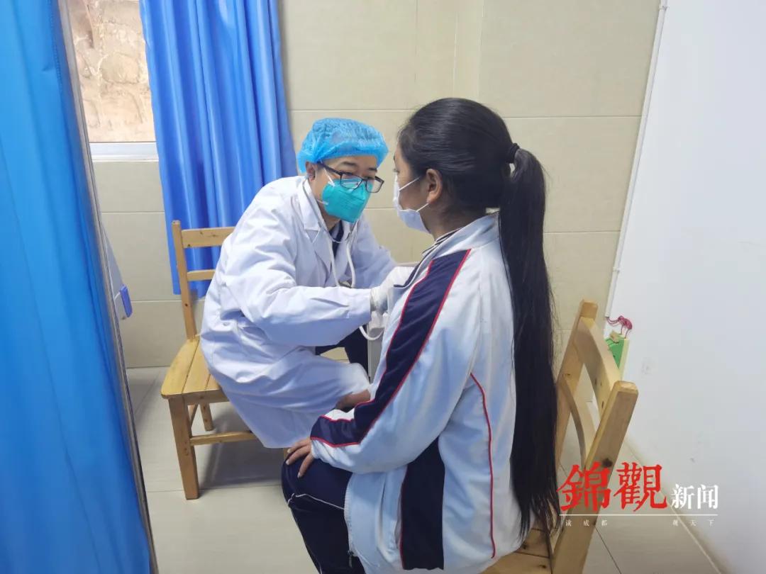 雪山下建筑物,雪山下建一座自己的木屋