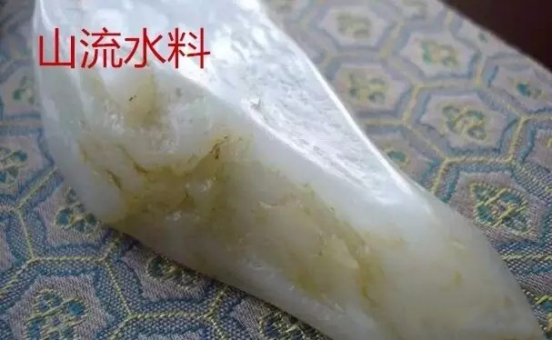 怎样区别和田玉的籽料与山流水料,和田玉戈壁料和山料的有什么不同