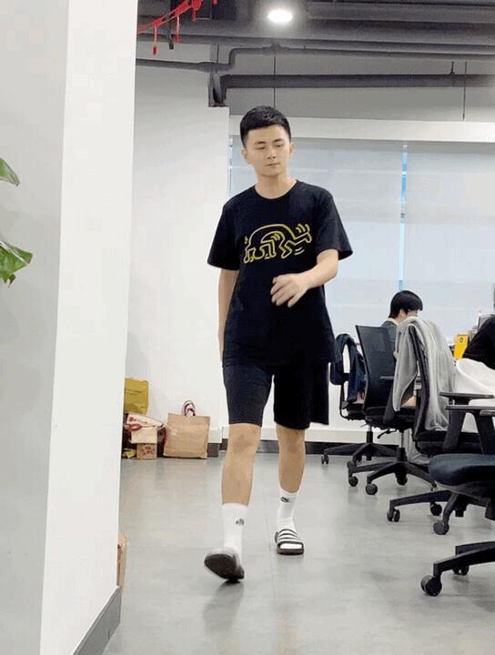 27岁男生脚臭,年轻小伙脚臭