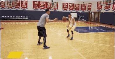 教你如何提升投篮稳定性,实战怕对抗怎么办