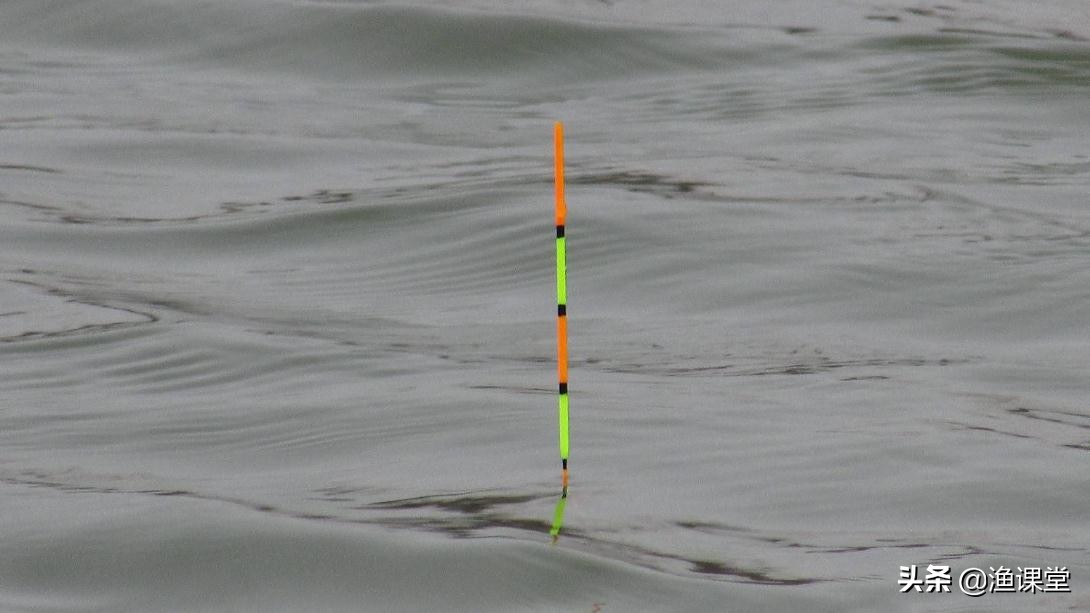 钓鱼出现顶漂的解决方法,钓鱼如何避免浮漂爆顶