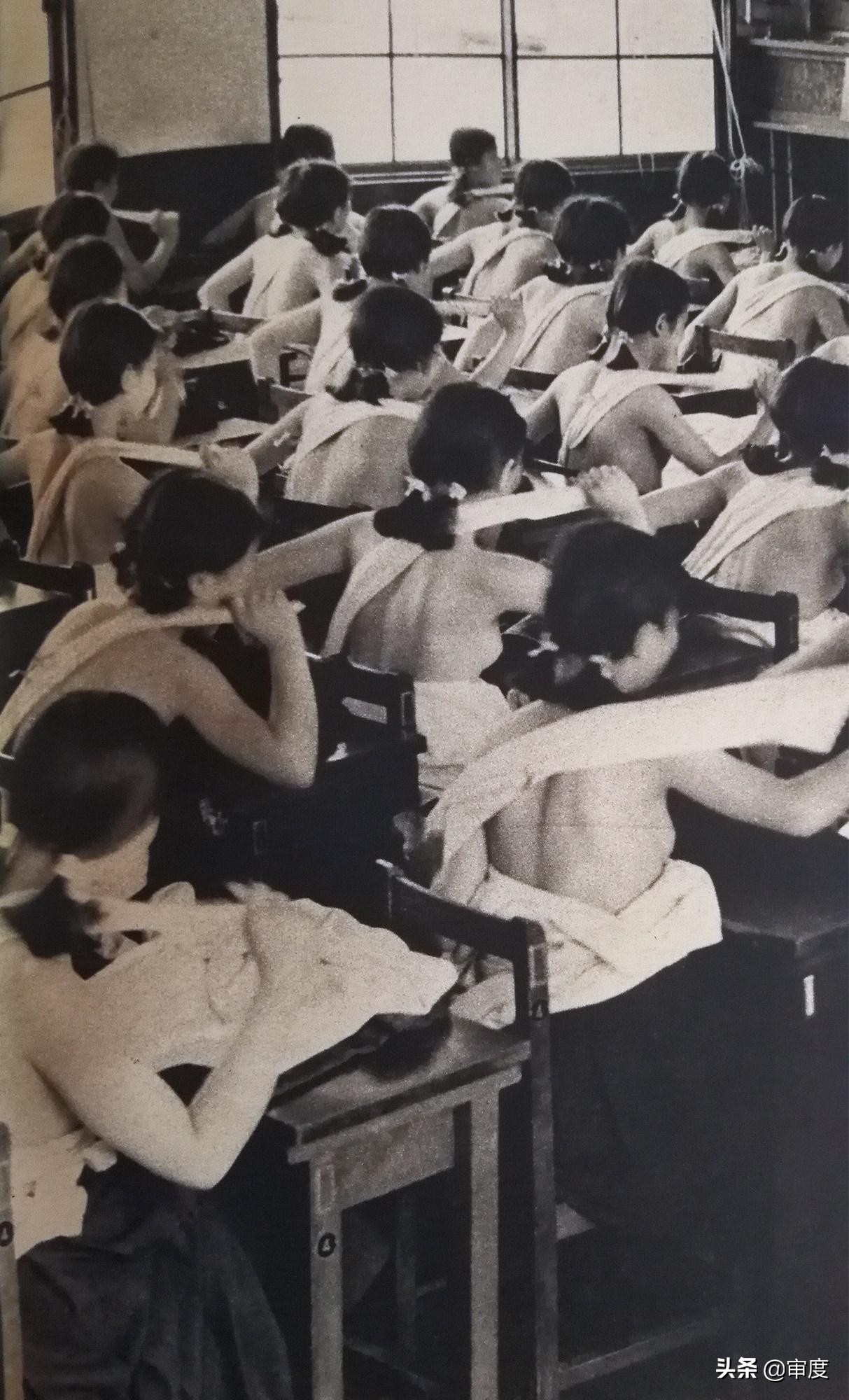 罪恶的“军国之母”：女学生被迫*光脱**衣物上课，每人要生5个孩子