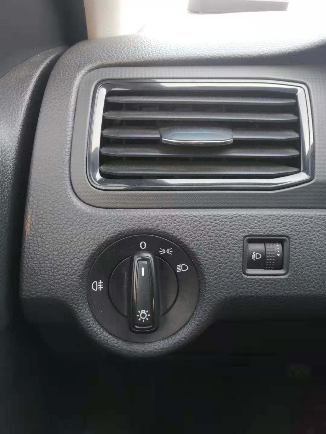 经济耐用省油的车桑塔纳,一万公里的新桑塔纳的优缺点