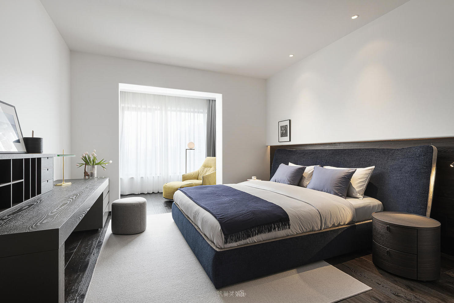 设计师梁彬：成都246㎡宁静致雅，黑与白交错空间