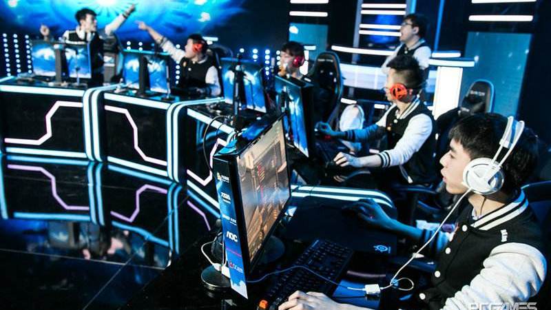 cf穿越火线现状2023,三亿鼠标的梦想去哪了