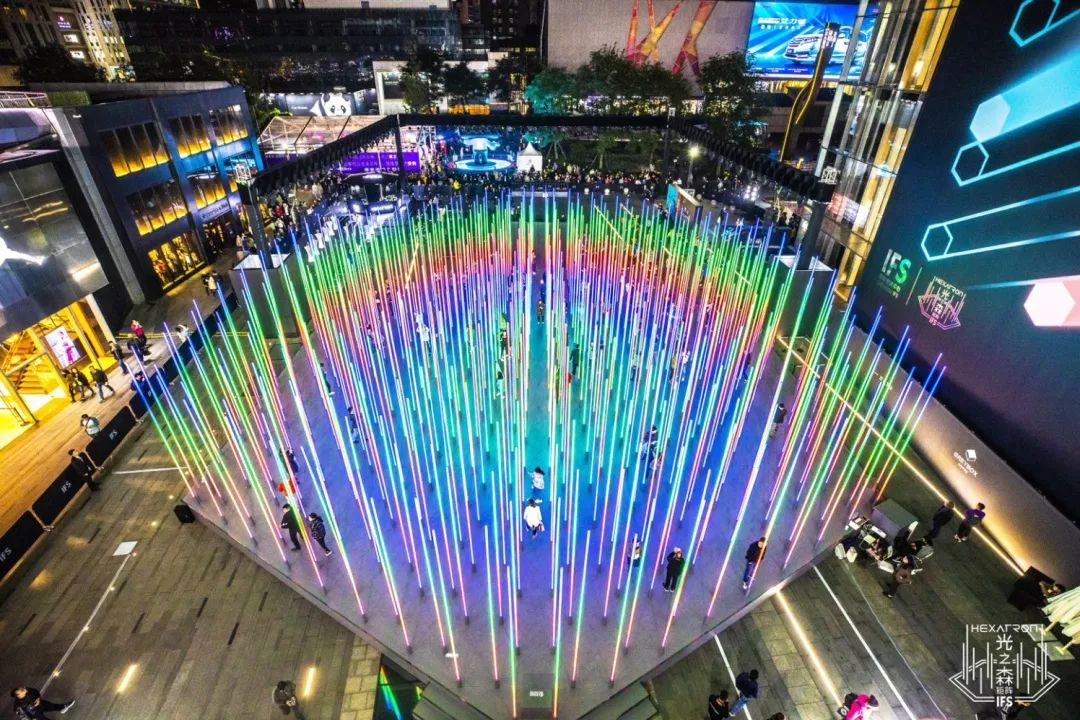 美已经不够了,今年的圣诞美陈必须“玩”起来