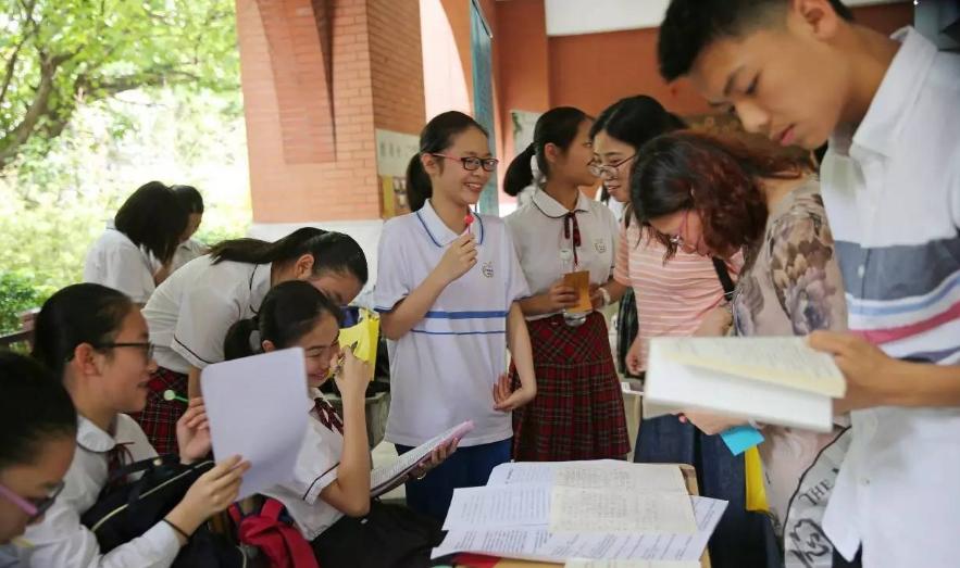 为求创意,父母为学生起名“鱼鱻䲜”,各科老师表示头疼