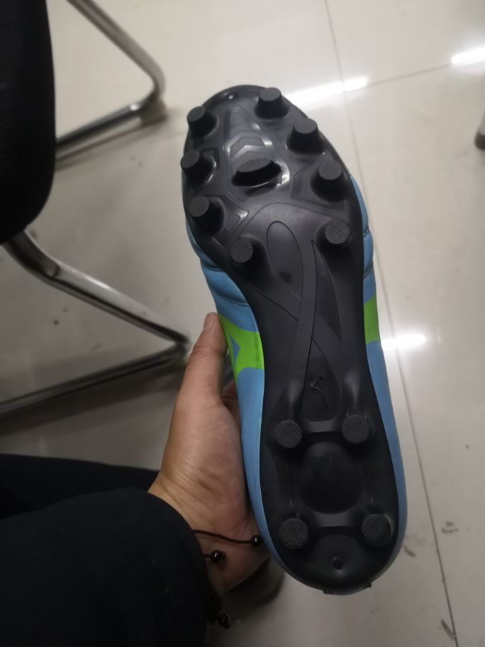 足球鞋tf钉好还是fg钉好,鞋钉选tf还是ag