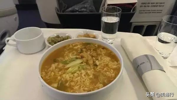 坐飞机有什么免费福利,坐飞机有哪些免费的福利