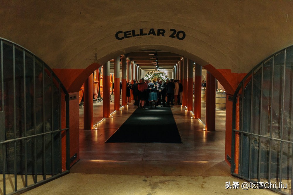 奔富407红酒属高端吗,奔富407红酒商标为什么会皱