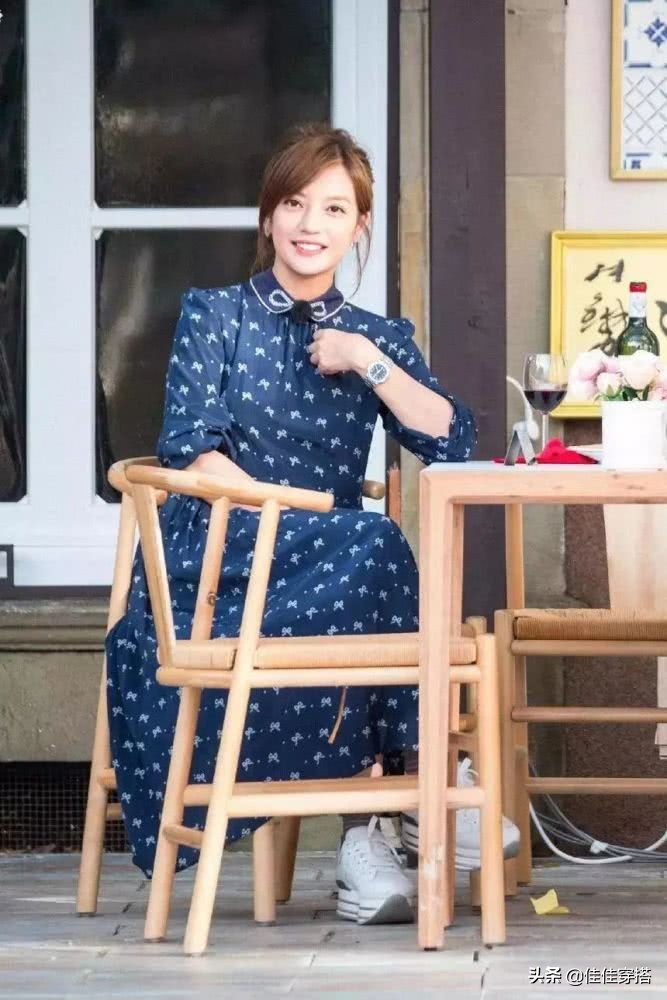 赵薇黑色吊带穿搭,赵薇西装穿搭图