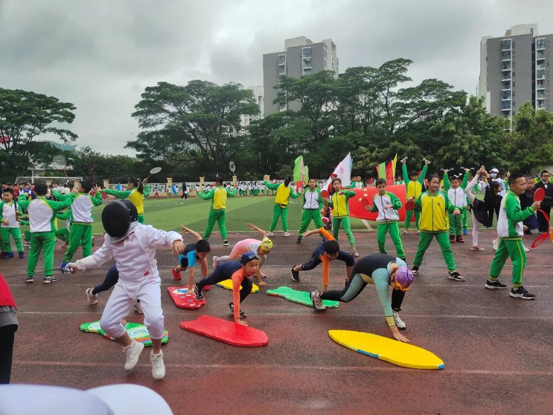 龙腾虎跃展英姿,龙腾虎跃展宏图