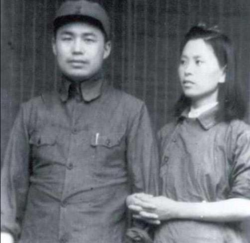 “疯子”将军王近山，因婚姻悲剧被开除*党**籍，与妻子老死不相往来