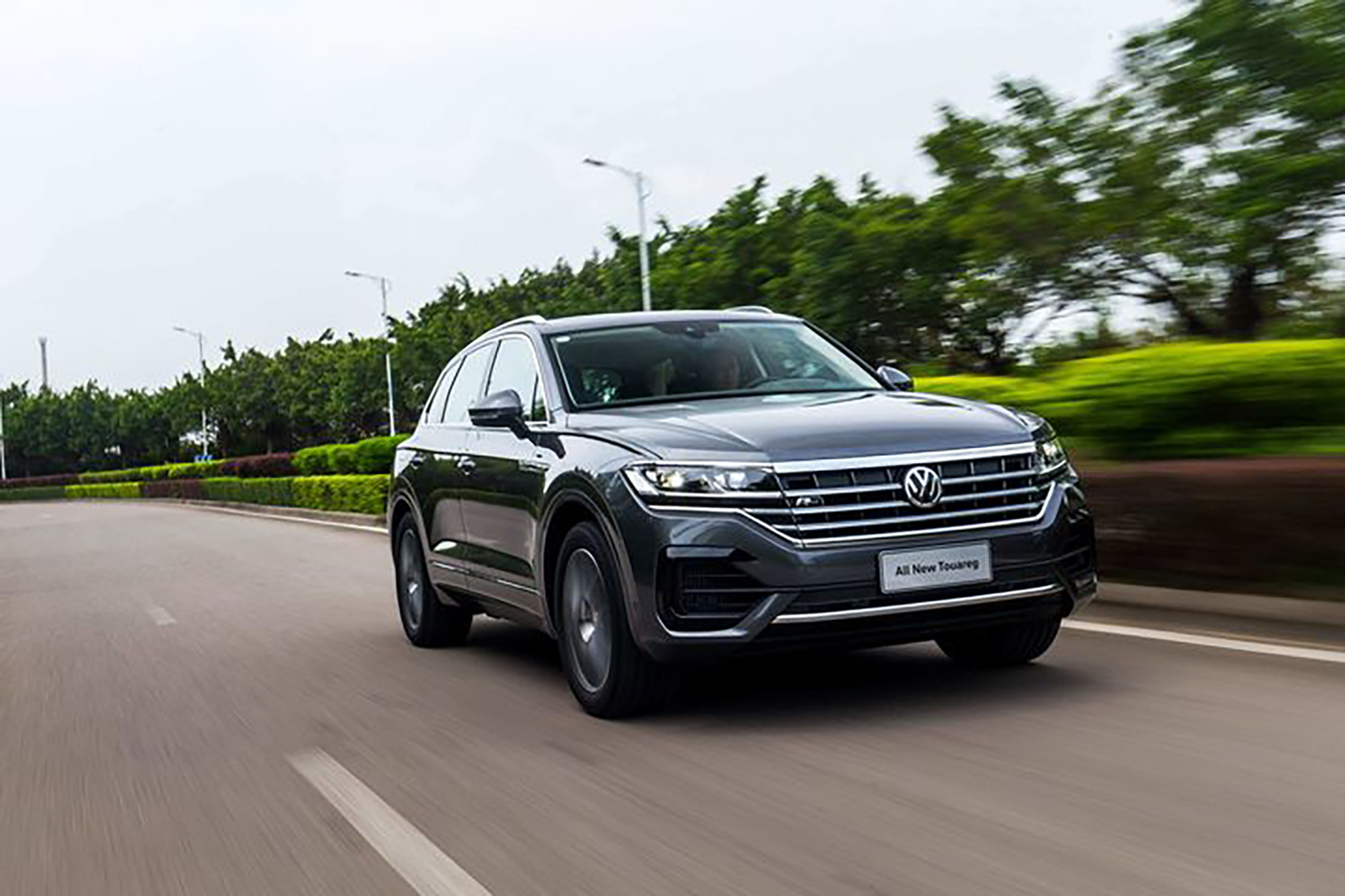 保时捷卡宴宾利添越大众途锐,大众途锐升级宾利