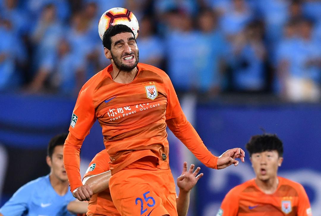 一场0-0让国足没有退路,盘点鲁能近几年最经典的几大误判