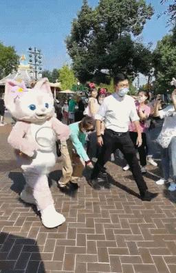 一只粉色的小狐狸凭什么能赢威震天？