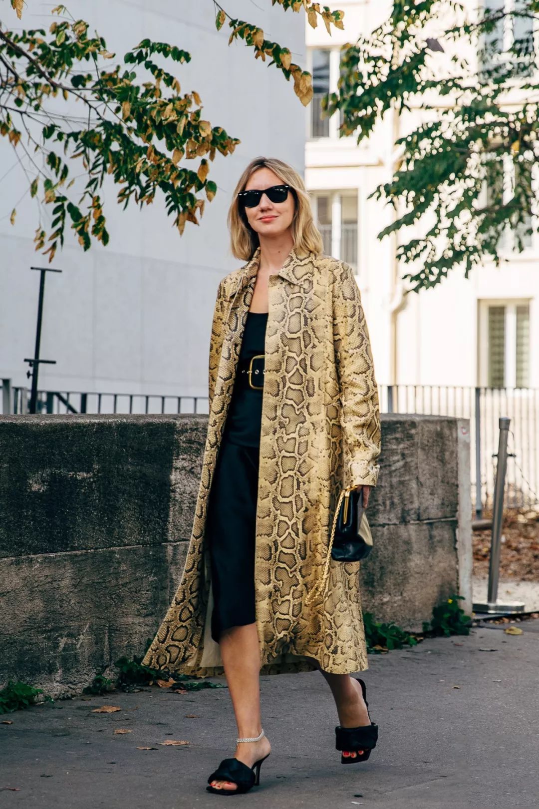 又到了穿冬大衣的季节了,又到了穿大衣羽绒服的季节