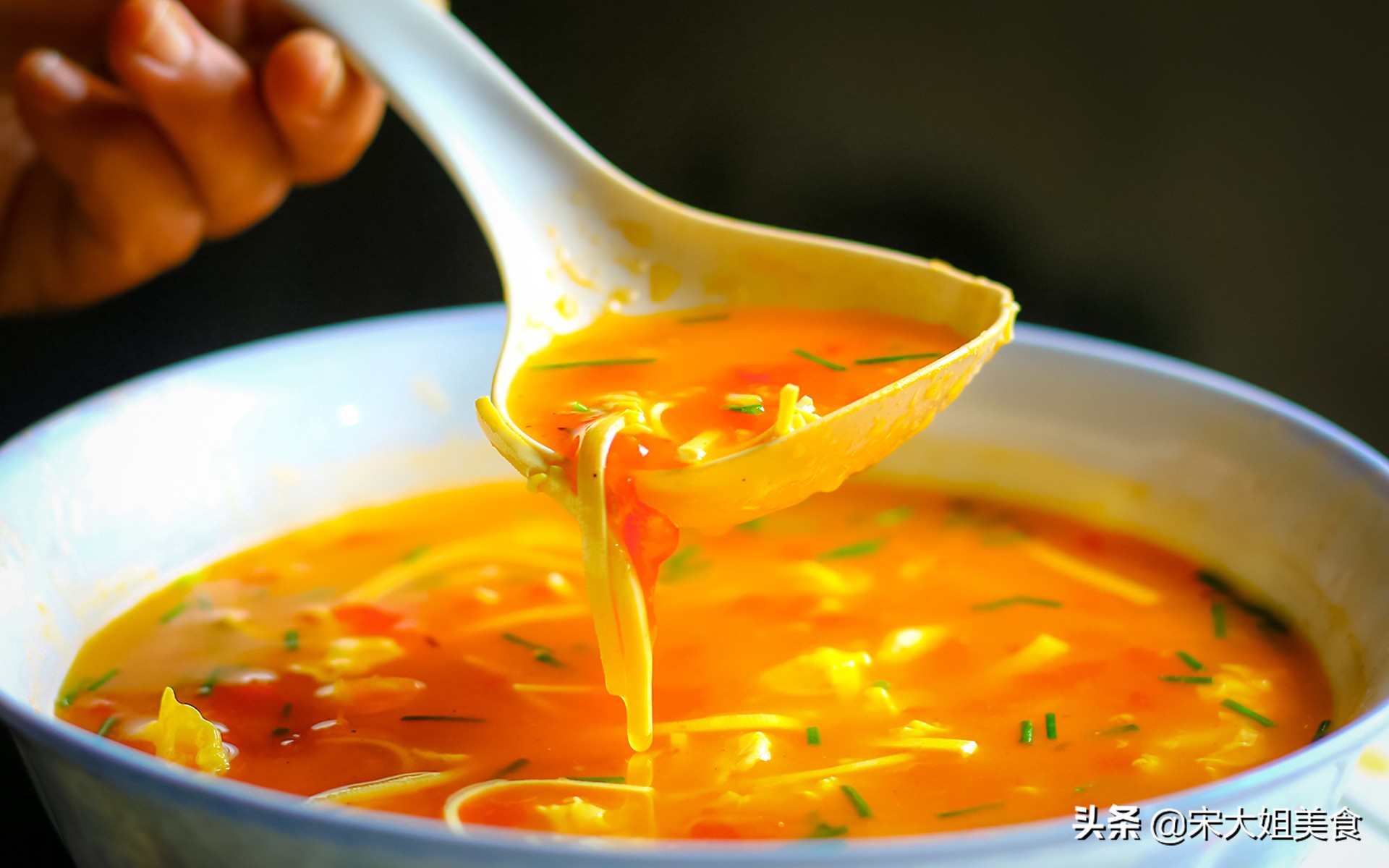 做西红柿鸡蛋汤有怪味是怎么回事,做西红柿蛋汤为啥做不出蛋花