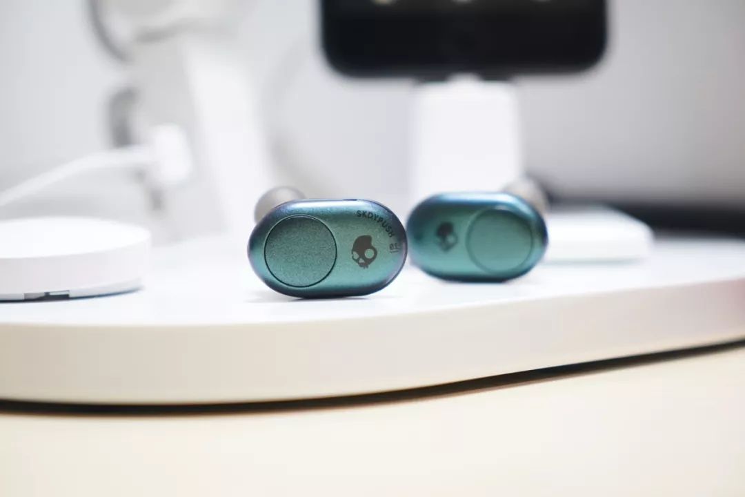 真无线头戴式耳机,骷髅头真无线耳机