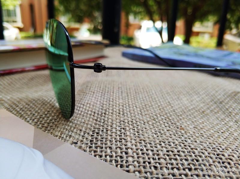 直击高端太阳眼镜*力暴**行业，小米这次再当“搅局者”