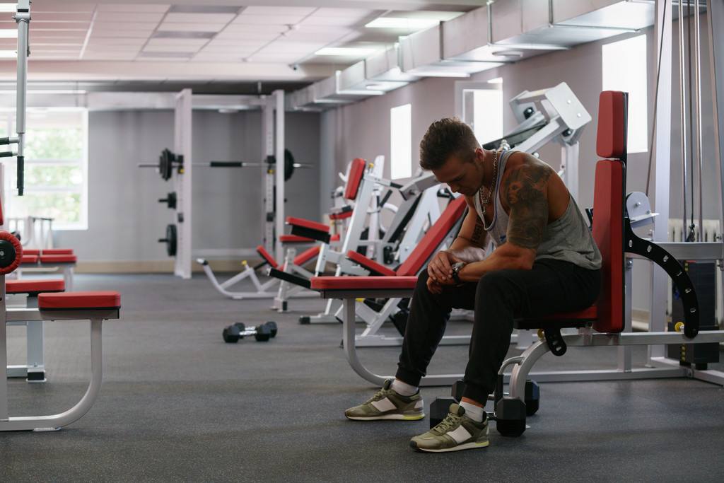 女生哑铃力量训练一周计划,健身房新手力量训练计划