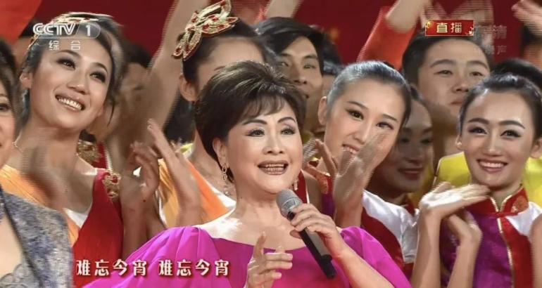 在春晚独唱的歌手的水平,在春晚舞台上唱歌