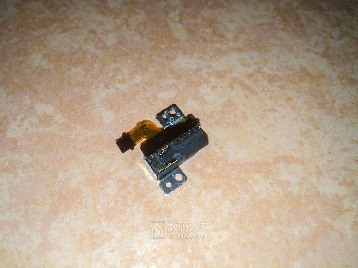 售价1000元的索尼NW-A45无损音乐*放播**器拆解！对比NW-A35主板图