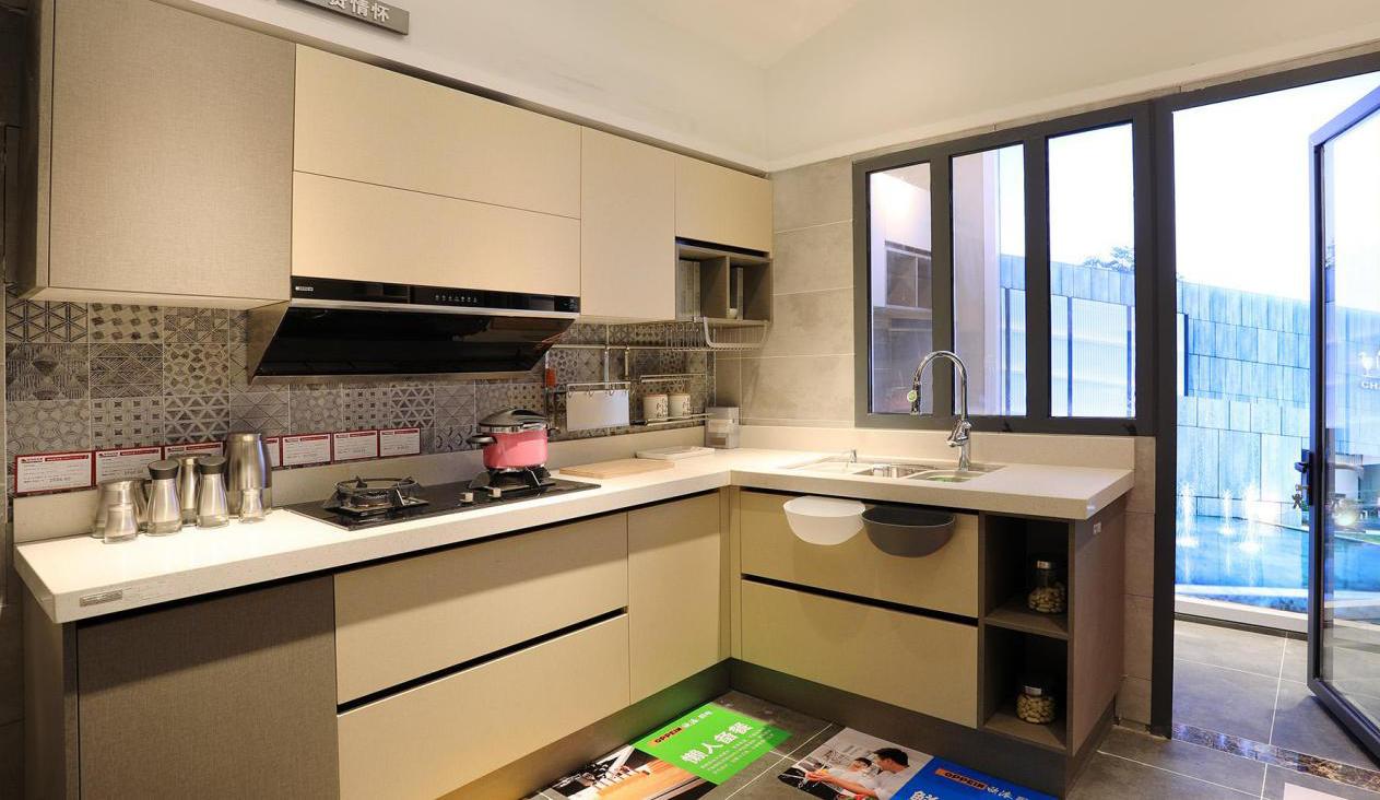 常见的3种厨房油烟机，这款太太太难清洗了吧，千万别装错了