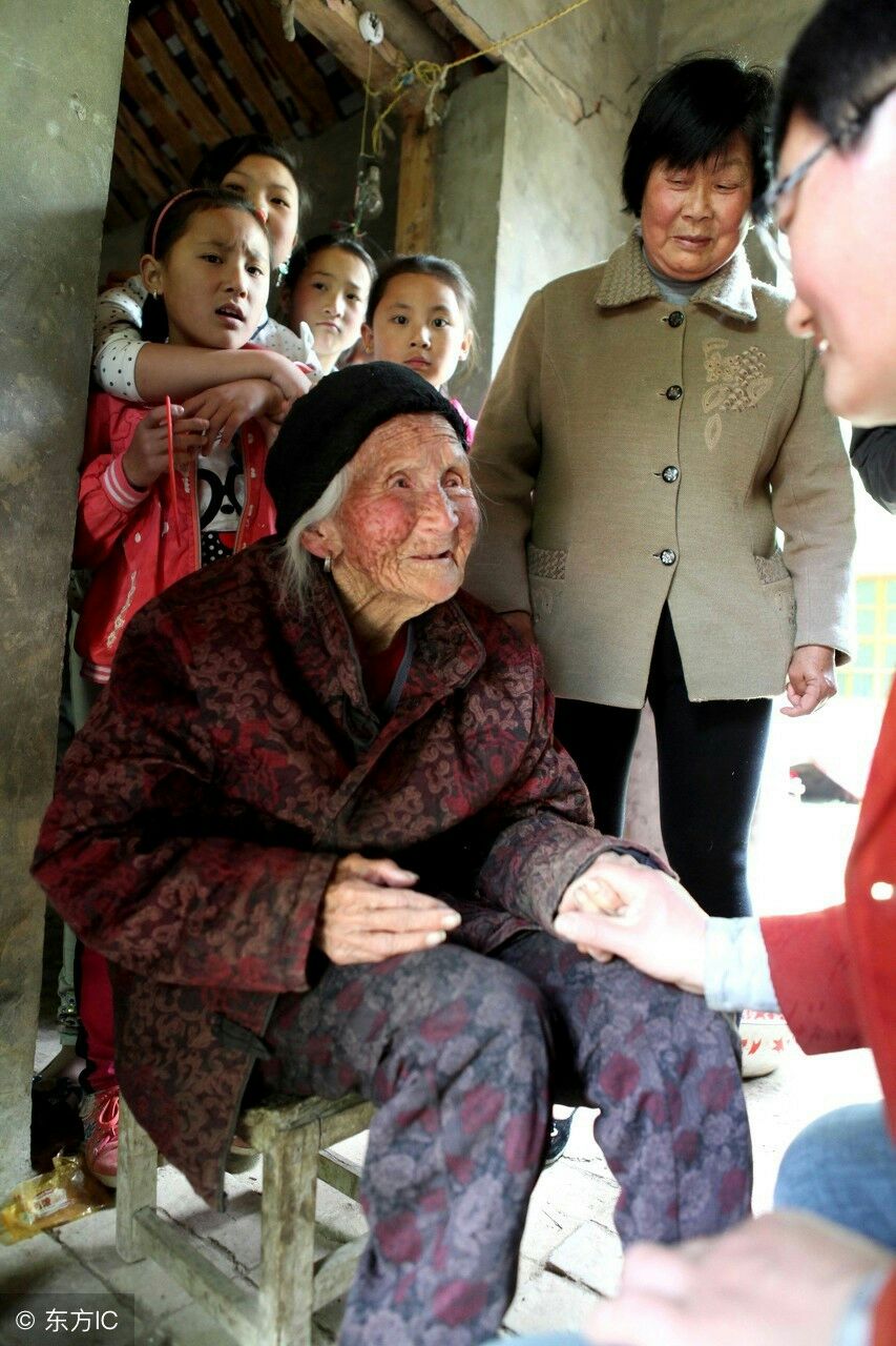 接生婆接生宝宝,接生婆顺利接生