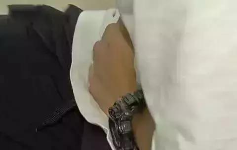 蛋蛋真的很脆弱，别再让娃当球捏了……