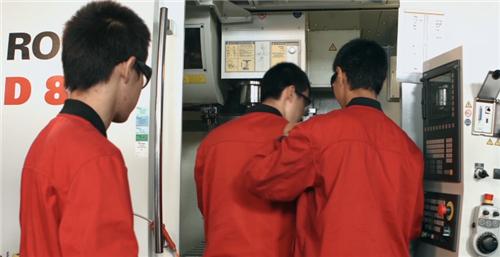 如何看待周浩放弃读北大,周浩放弃北大读技校