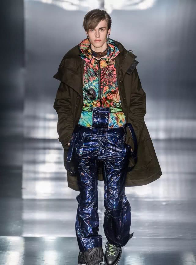 把裤子穿在肚脐上面会怎么样,把裤子扎进腰里的穿搭