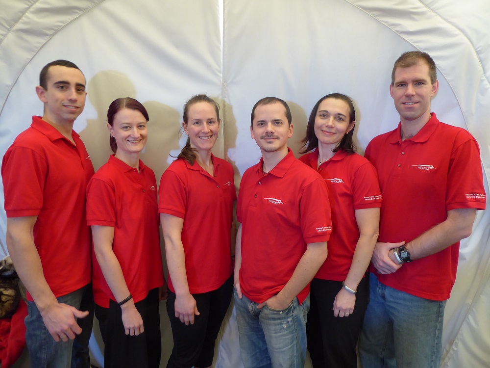 3男3女科学家共处封闭仓一年，没有隐私，出来后整个人麻木