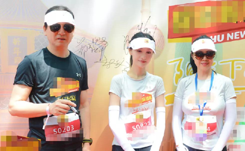 郑爽被营销反噬？9年大粉手动脱粉，粉丝集体吐槽粉其太累