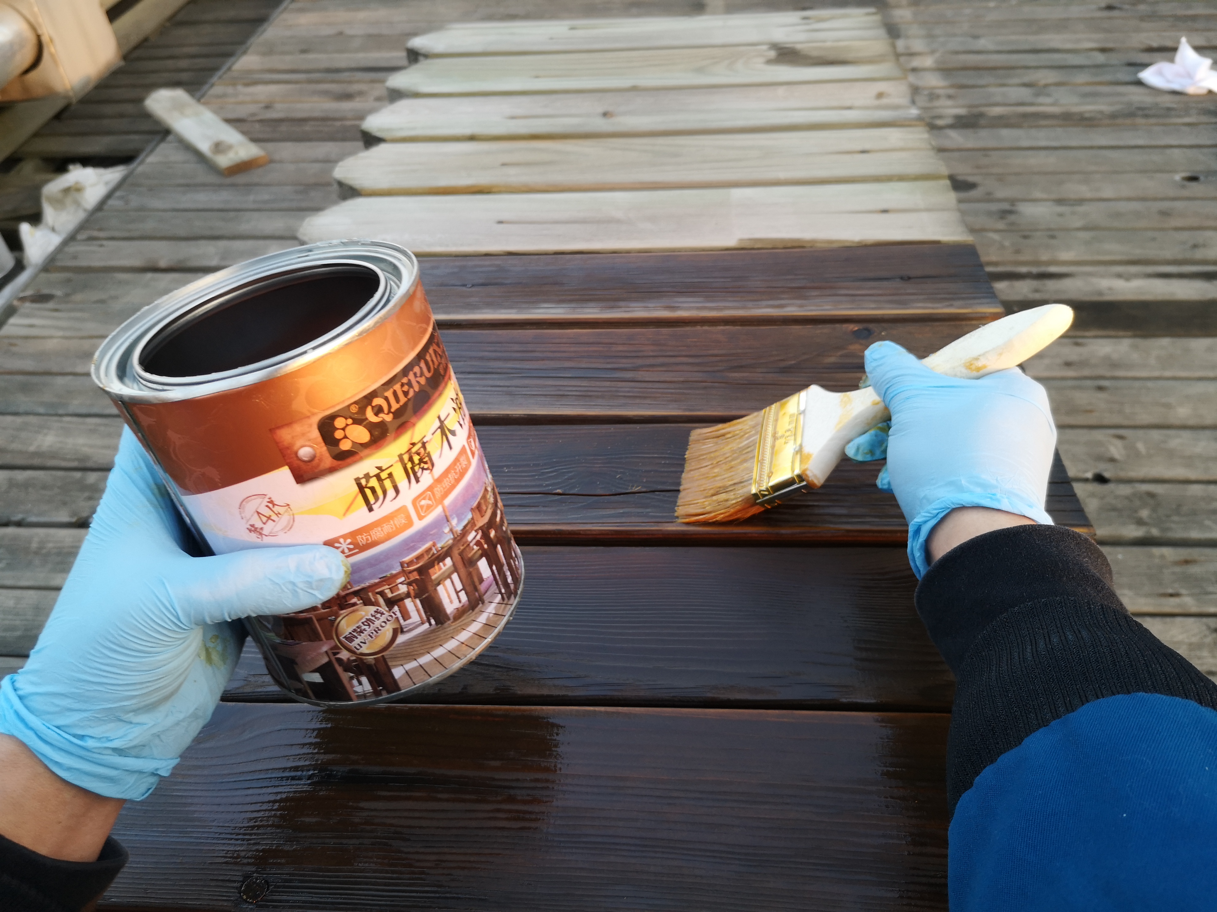 防腐木蜡油怎么刷漆,防腐木刷木油的正确施工流程