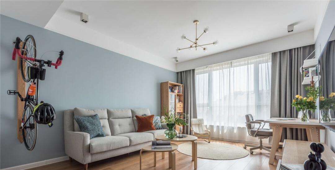 濂瑰鐨勮淇叏灞嬬畝鍗曠敾,85骞崇背鍏ㄥ眿瀹剁數瀹跺叿