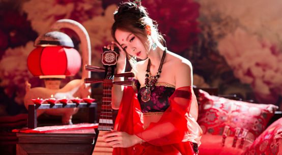 同房的尴尬：皇帝要临幸妃子，可是遇到大姨妈时期怎么办？