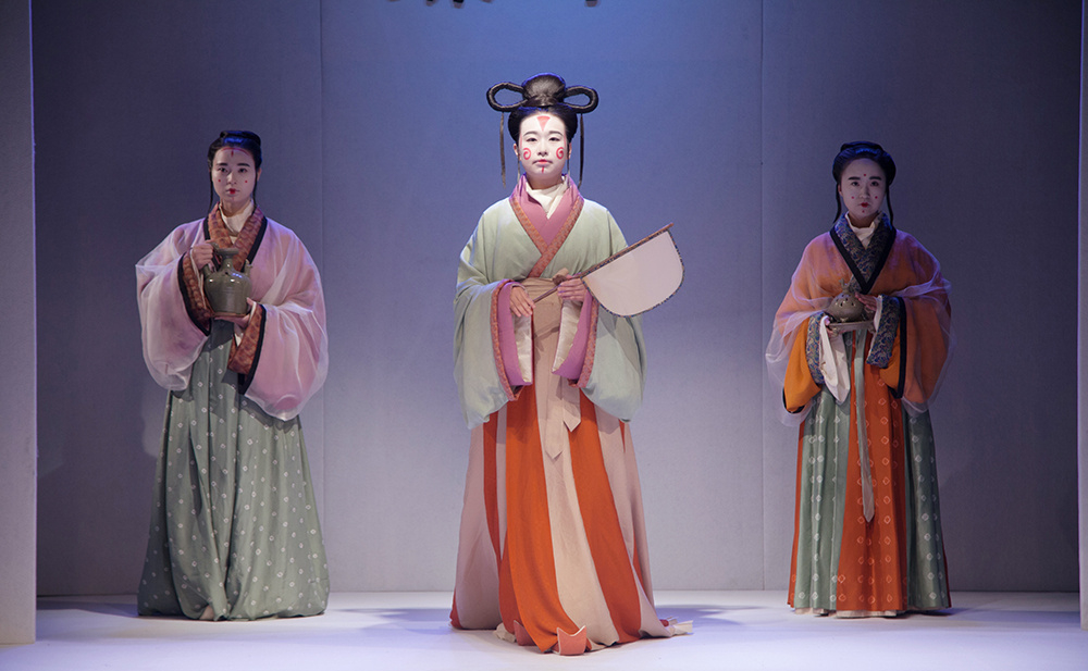 汉服与现代服饰不一样的地方,汉服是现代服装