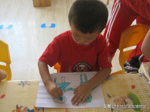 中国最新足球鞋设计,设计最好的足球鞋