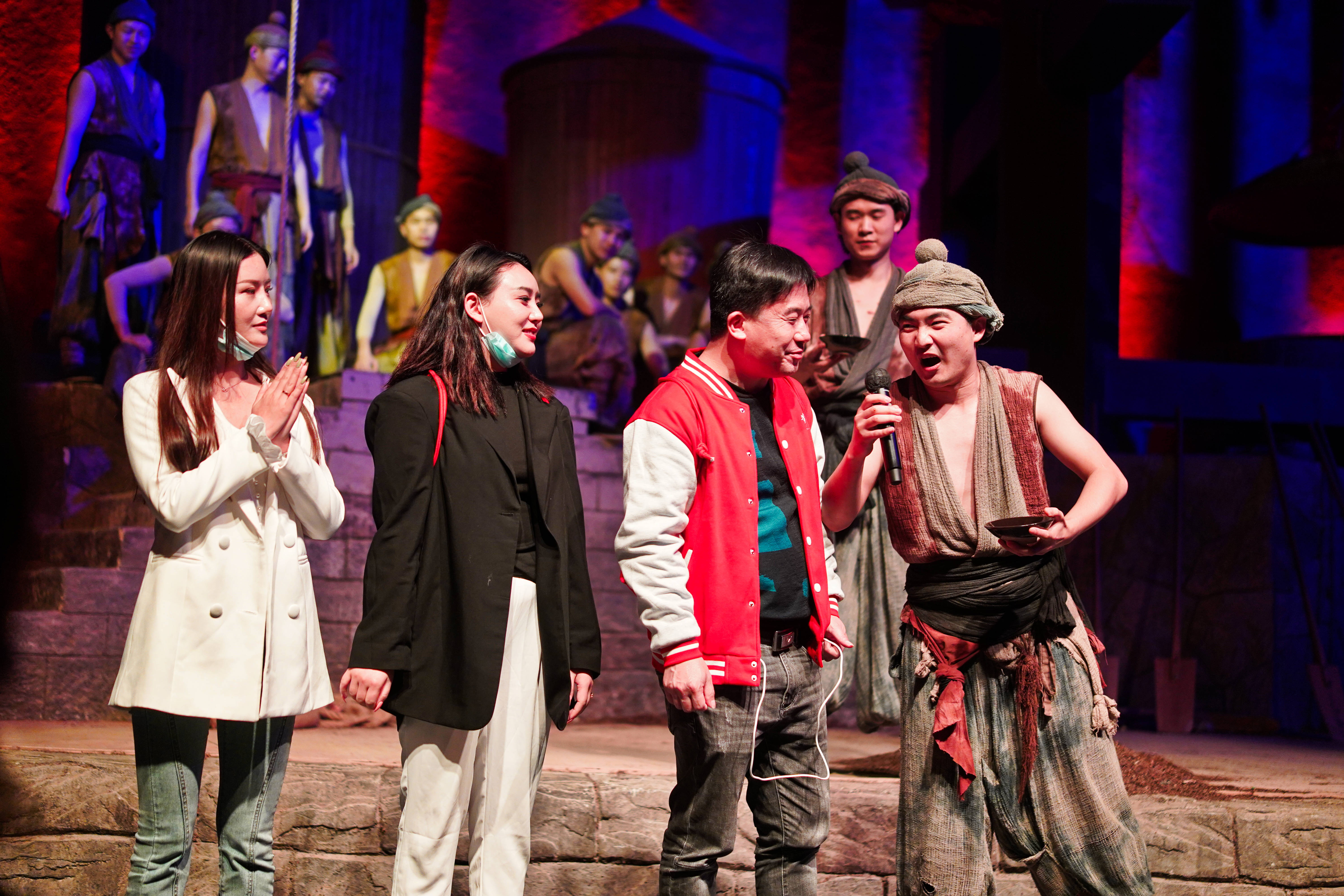 贵州黔东南千与千寻,茅台镇千与千寻