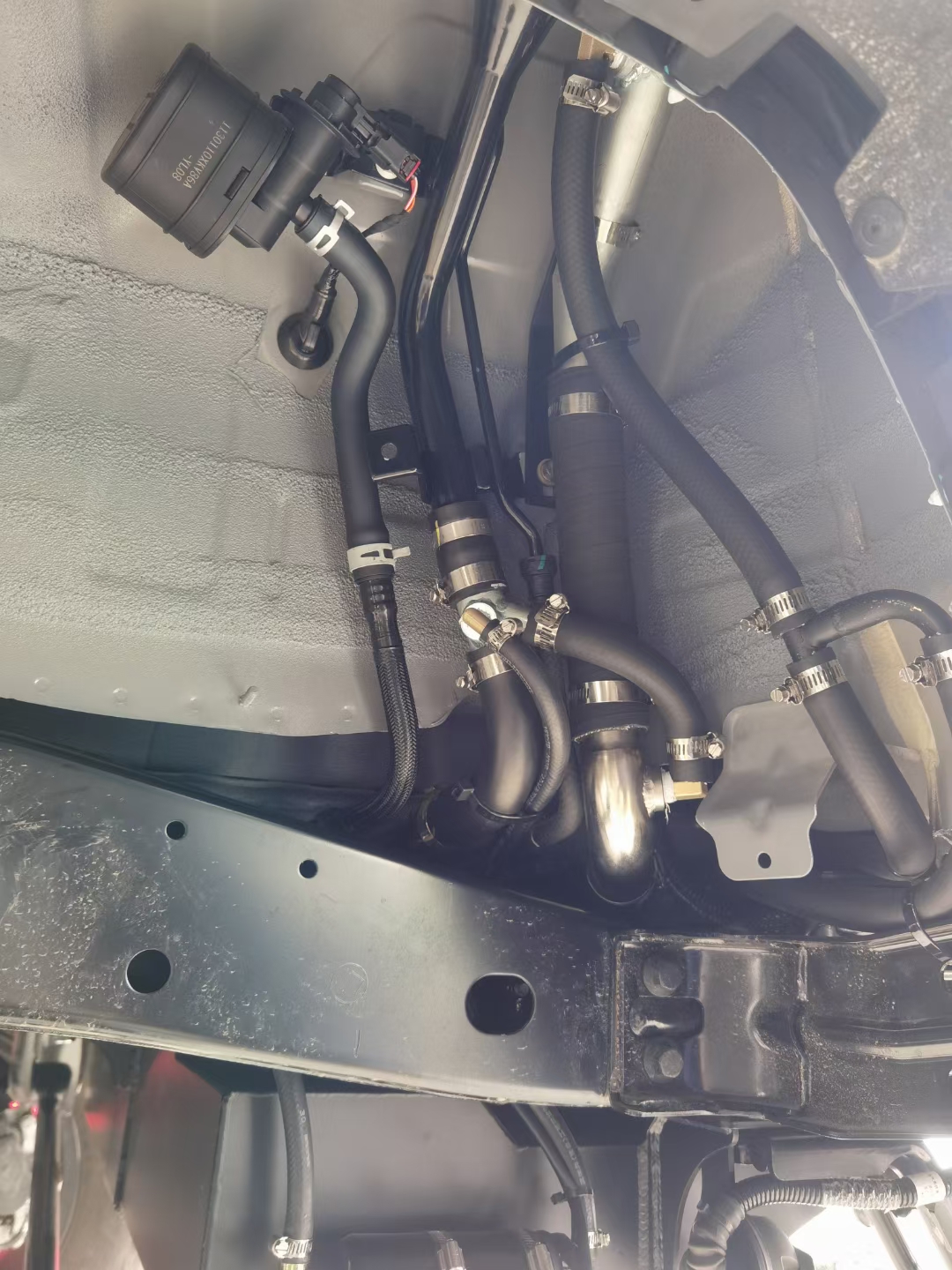 坦克300跟大g外观,坦克300公路实车