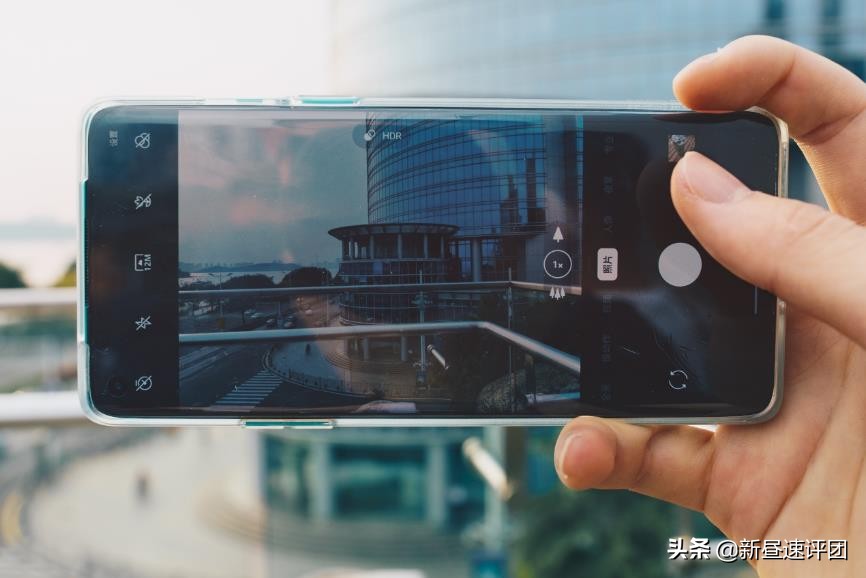 一加8当年出的时候多惊艳,一加8手感