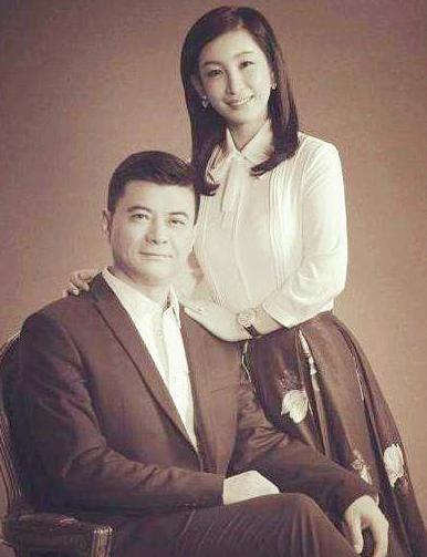 王新军秦海璐虐心片段,秦海璐是怎么和王新军走到一起的