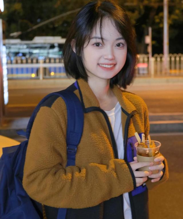 适合脸宽点的圆脸流行短发,小清新日系短发齐耳圆脸