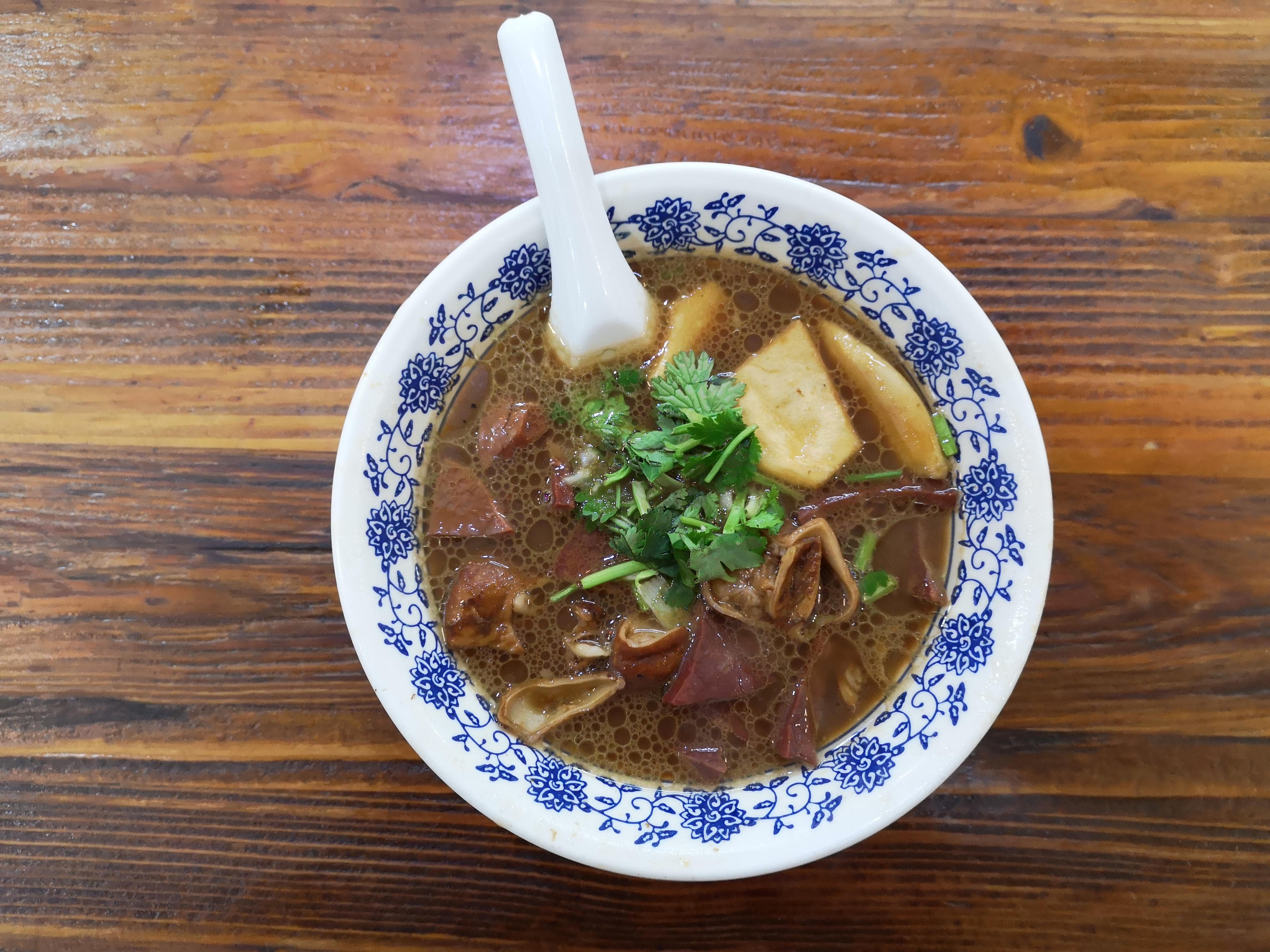 逛颐和园观十七孔桥金光穿洞,离颐和园金光穿洞奇景最近的入口